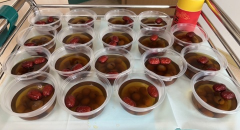 爆竹聲聲辭舊歲，桂圓飄香迎新春
